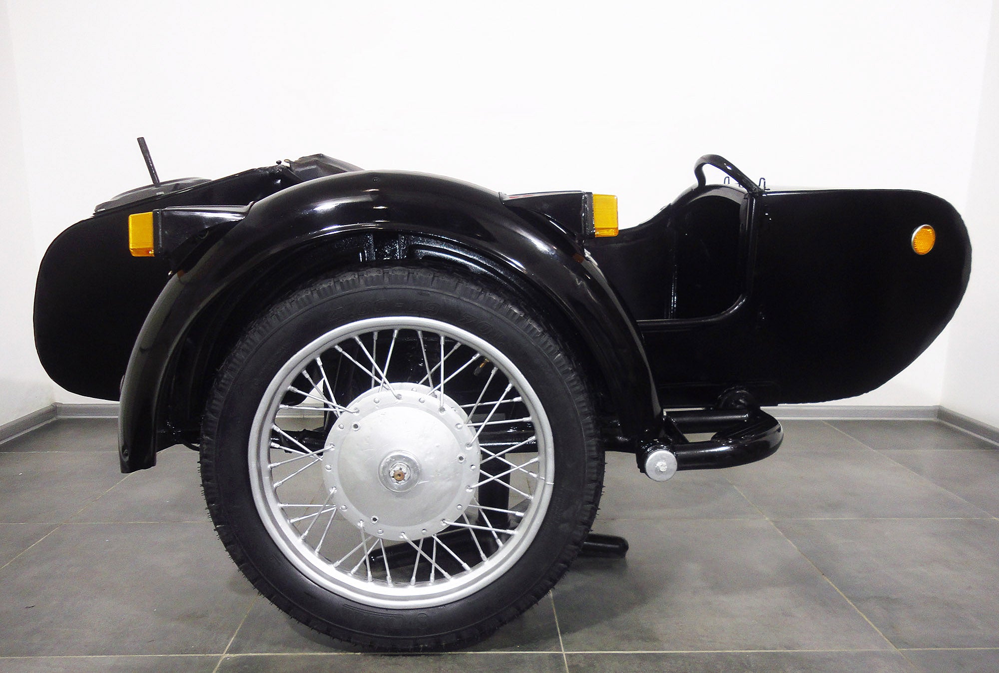 Vintage Original Dnepr Sidecar for motorcycle fits with popular motorcycle models BMW HD Triumph Ural Yamaha Honda etc
