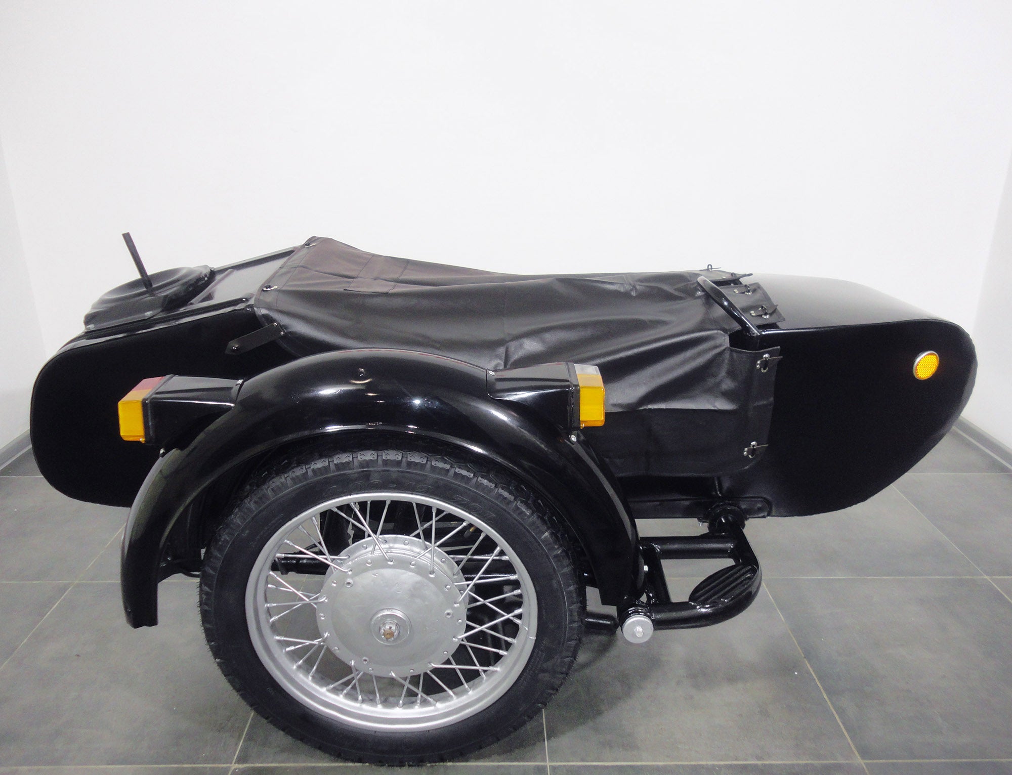 Vintage Original Dnepr Sidecar for motorcycle fits with popular motorcycle models BMW HD Triumph Ural Yamaha Honda etc