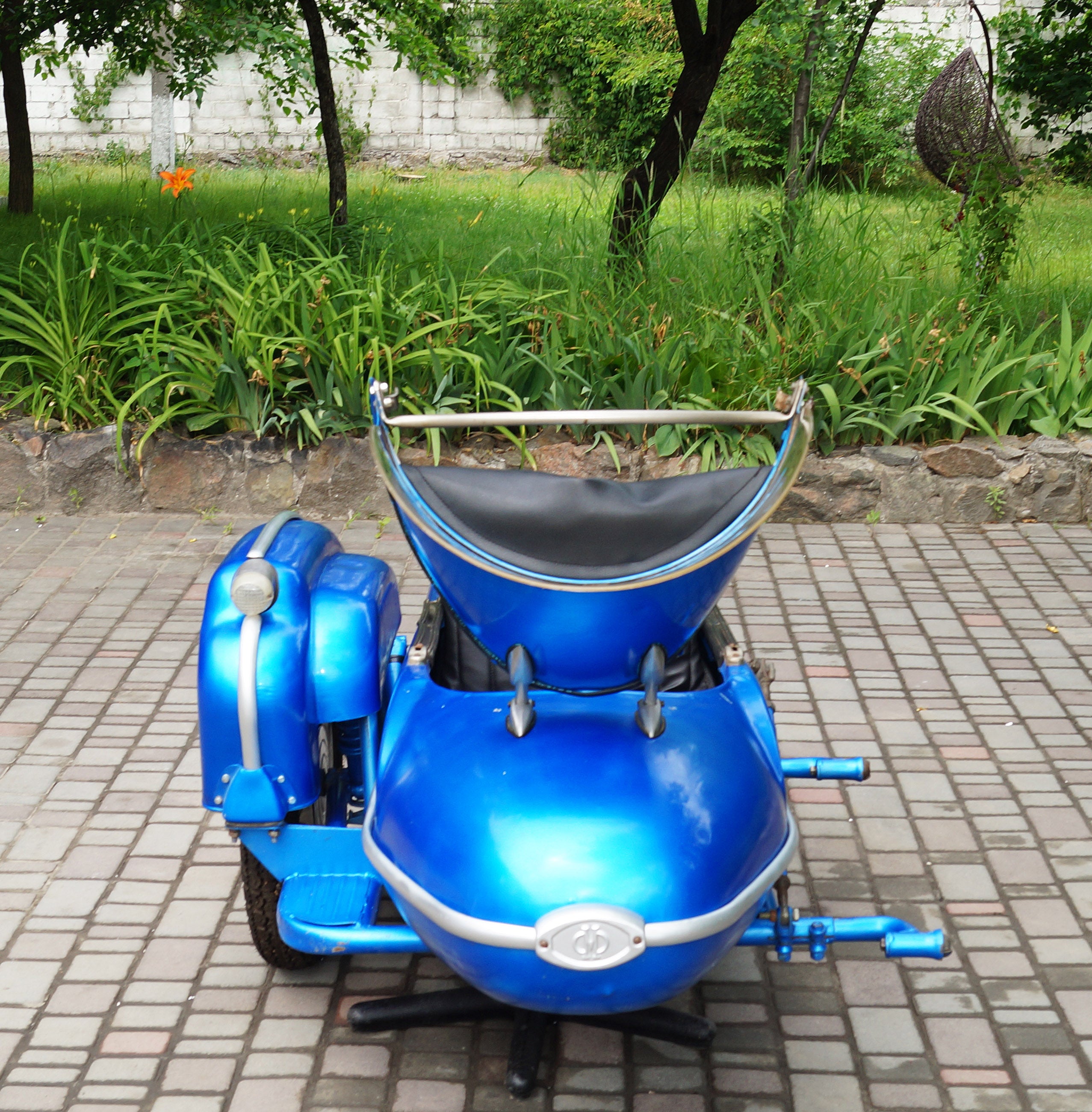 Vintage Sidecar for motorcycle Izh Compatible with motorcycle models BMW Triumph Ural Harley Davidson Honda Used Sidecar USA for Sale