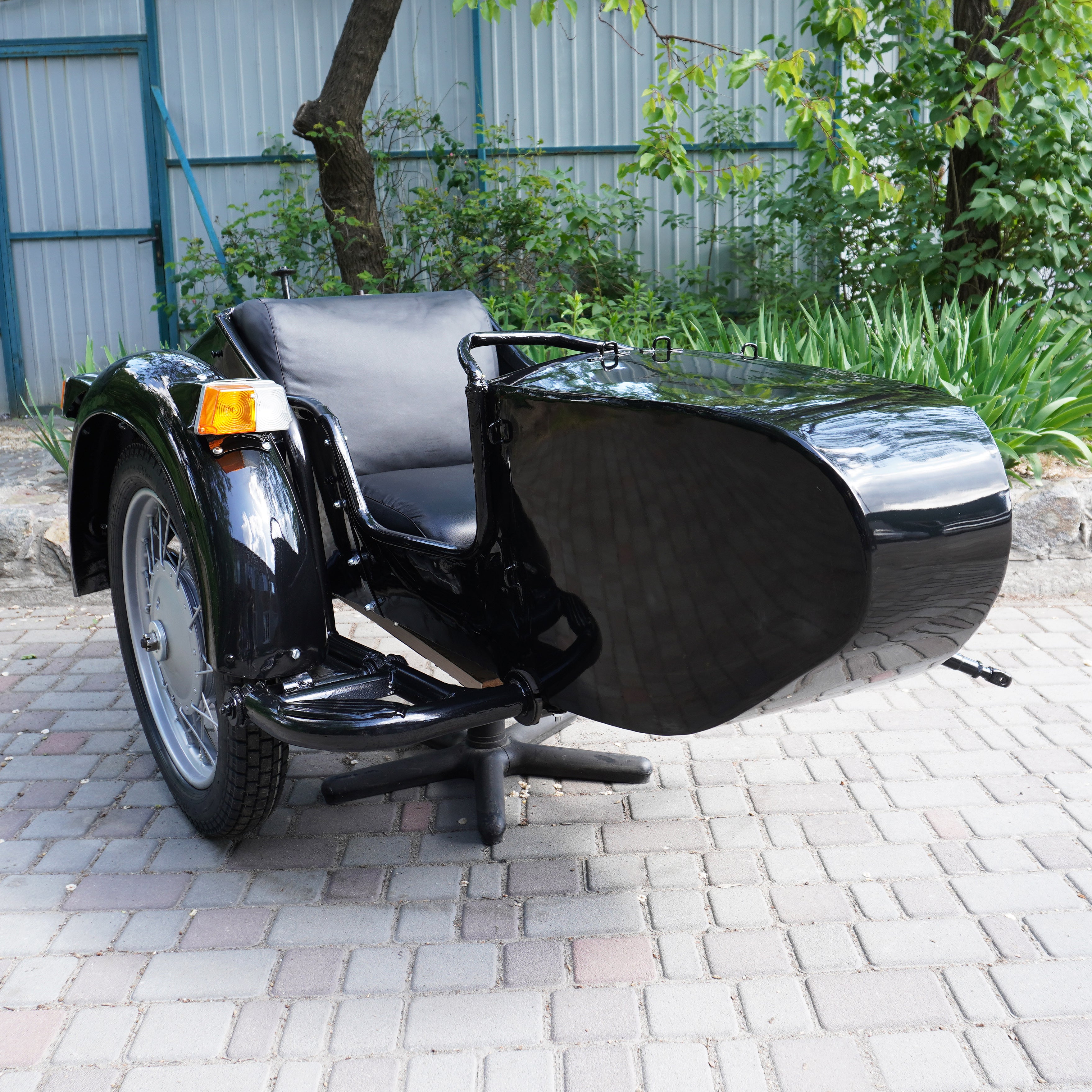 Sidecar for Motorcycle Dnepr Refurbished Sidecar USA Location Compatible with Harley Davidson, BMW, Honda, Triumph, Kawasaki, Ural