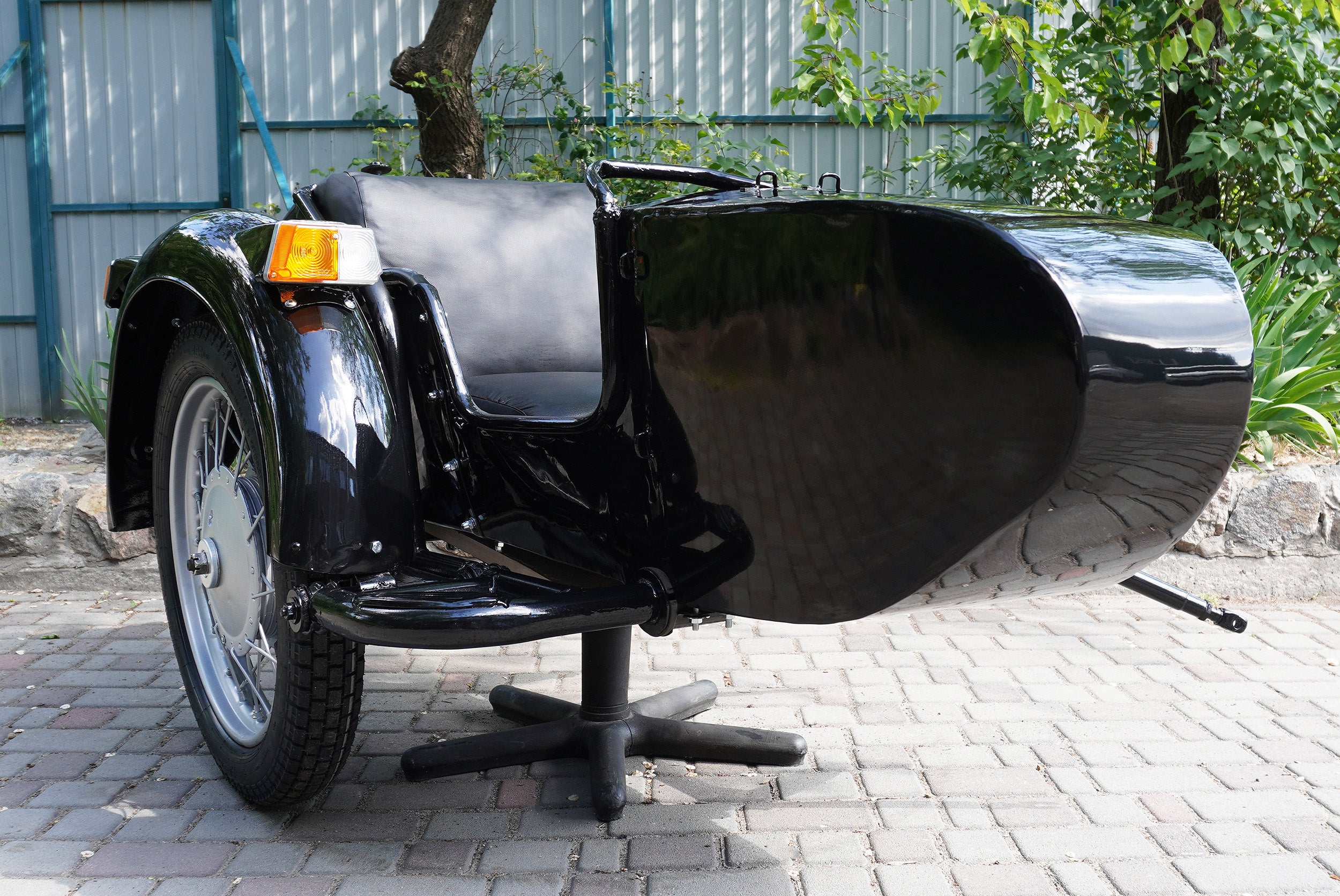 Sidecar for Motorcycle Dnepr Refurbished Sidecar USA Location Compatible with Harley Davidson, BMW, Honda, Triumph, Kawasaki, Ural