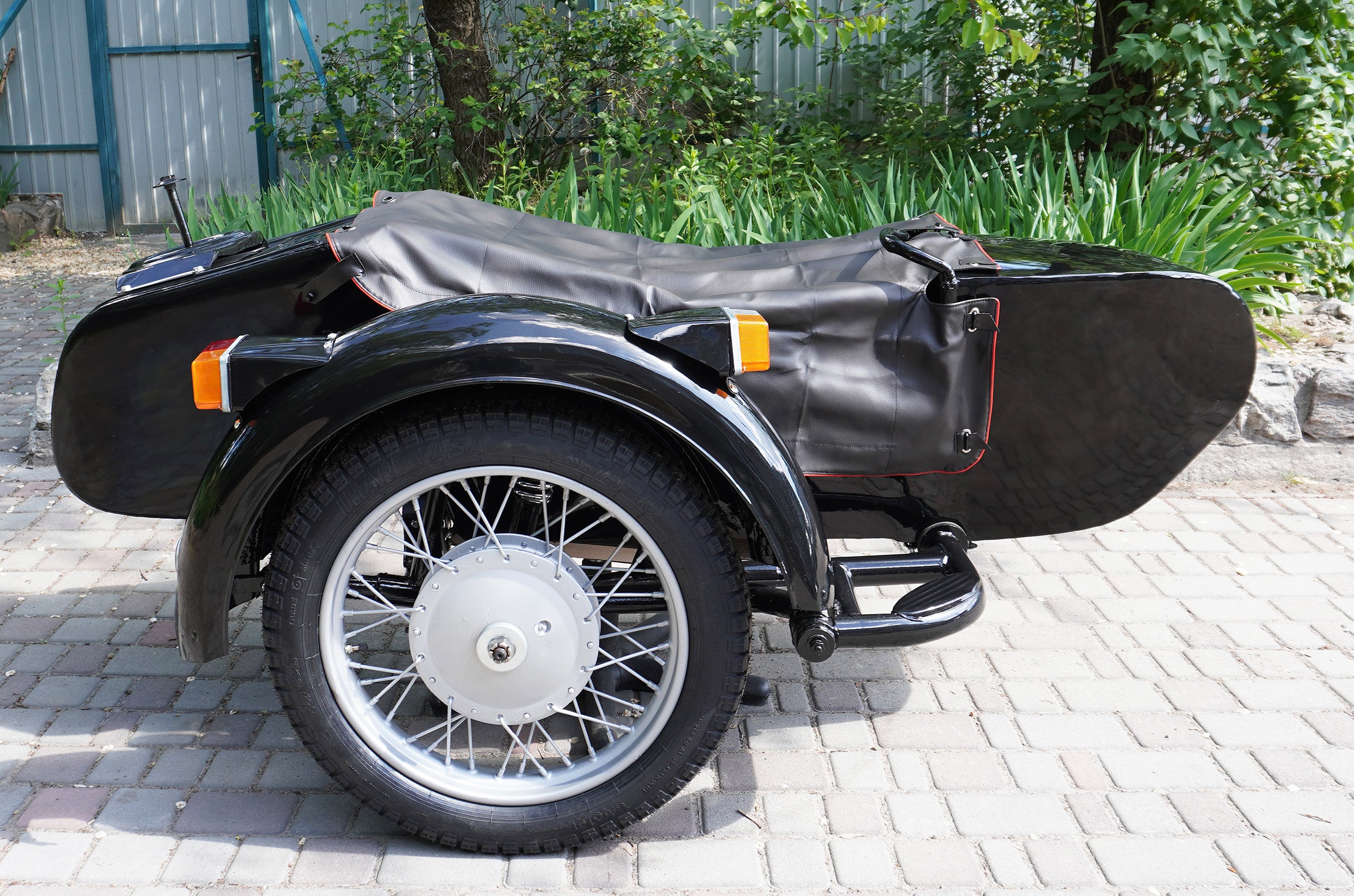 Sidecar for Motorcycle Dnepr Refurbished Sidecar USA Location Compatible with Harley Davidson, BMW, Honda, Triumph, Kawasaki, Ural