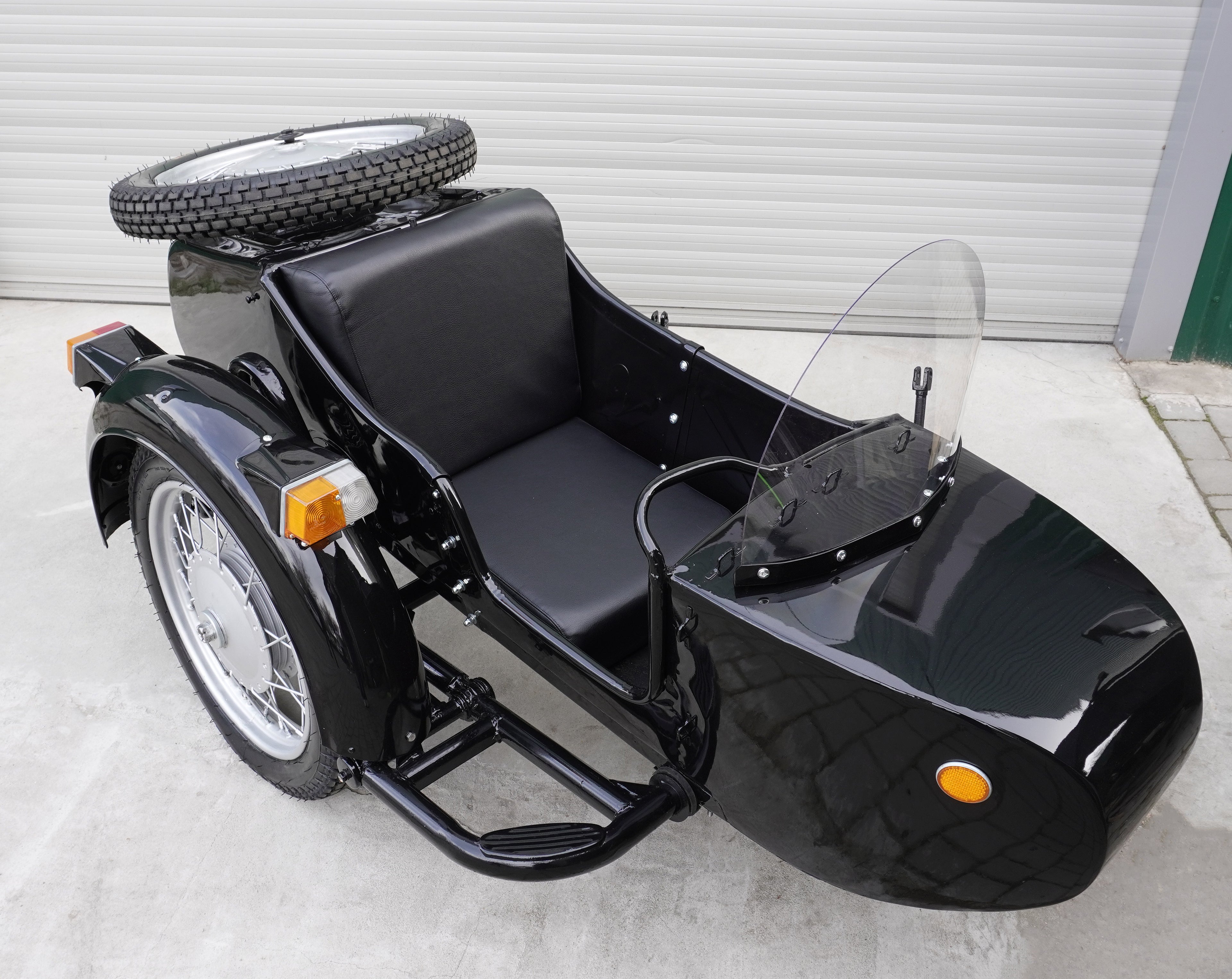 2WD Dnepr MT-16 Sidecar for Motorcycle, Refurbished Vintage Sidecar fits BMW Harley Davidson Ural
